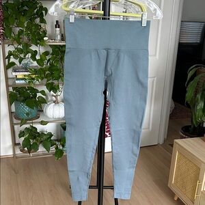 SET Active Women’s Leggings. Size Medium. Good Condition. 22” inseam.See details